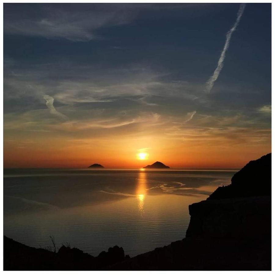 Lipari Centro Storico Flat 6 Mins From Port Apartment Luaran gambar