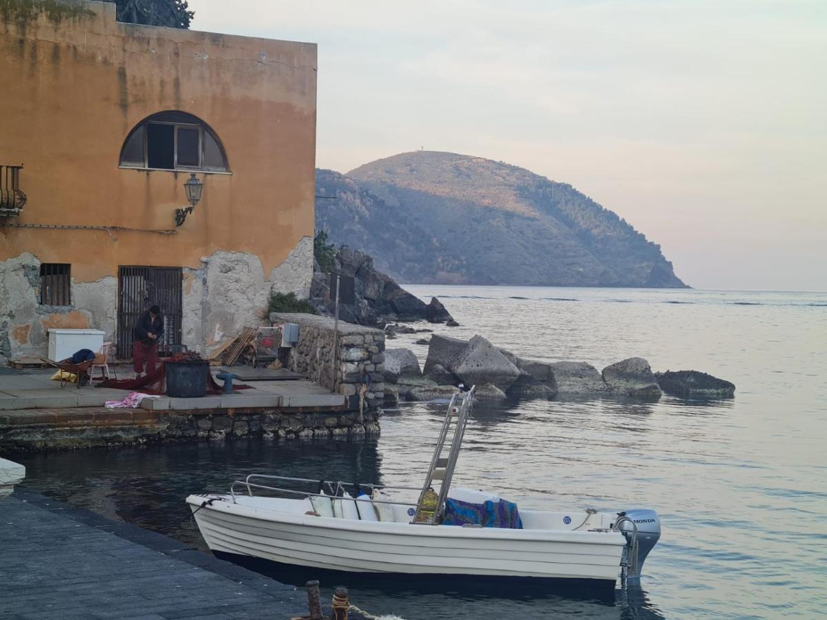 Lipari Centro Storico Flat 6 Mins From Port Apartment Luaran gambar